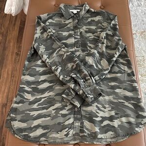 beachlunchlounge woman’s Camo Button-Down Shirt - Olive Green & Gray